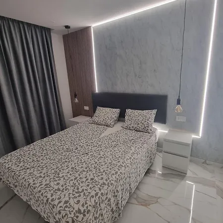 Casa Palmera 2 Only 150 Meters To The Beach, Heated Pool, Wifi, Sat-Tv, Terrace, Central Location, Washing Machine Playa de las Americas  Exterior photo