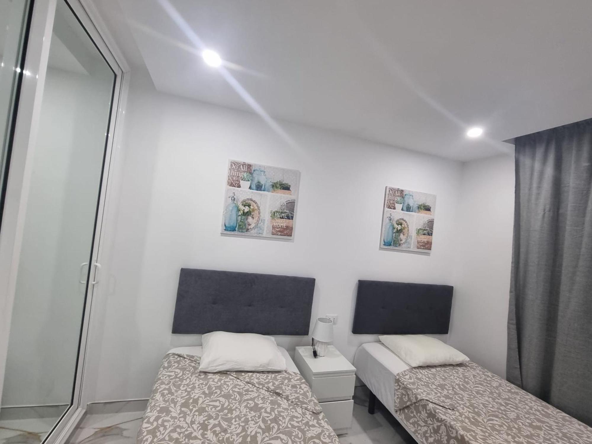Appartement Casa Palmera 2 Only 150 Meters To The Beach, Heated Pool, Wifi, Sat-tv, Terrace, Location, Washing Machine