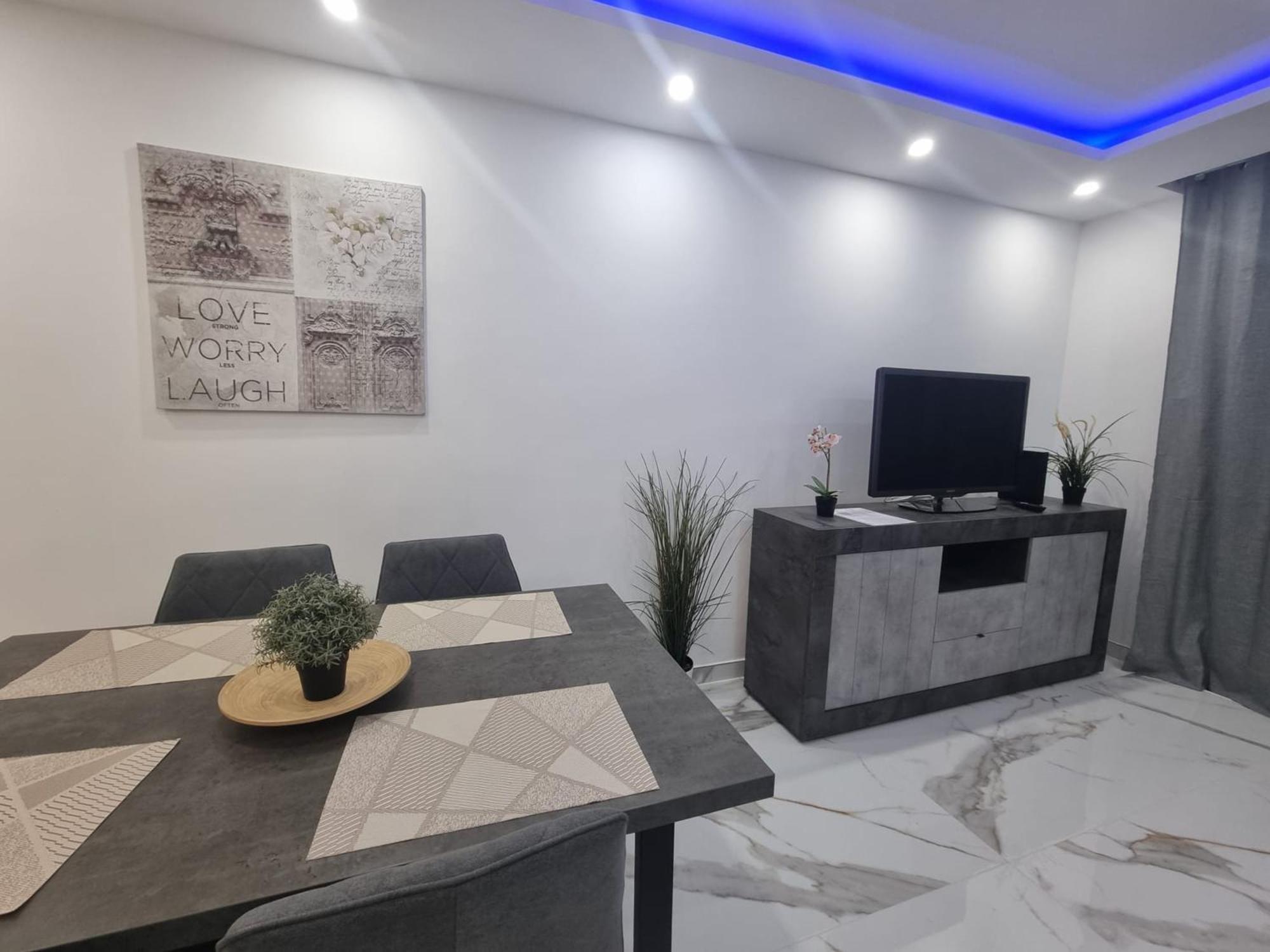Appartement Casa Palmera 2 Only 150 Meters To The Beach, Heated Pool, Wifi, Sat-tv, Terrace, Location, Washing Machine Playa de las Américas
