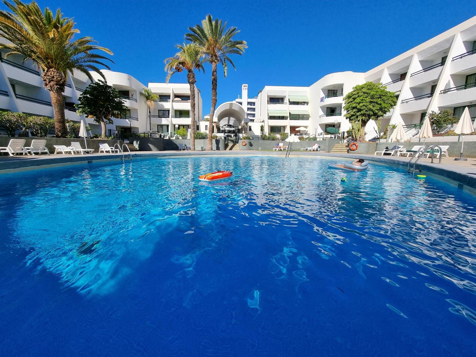 Casa Palmera 2 Only 150 Meters To The Beach, Heated Pool, Wifi, Sat-tv, Terrace, Location, Washing Machine *
