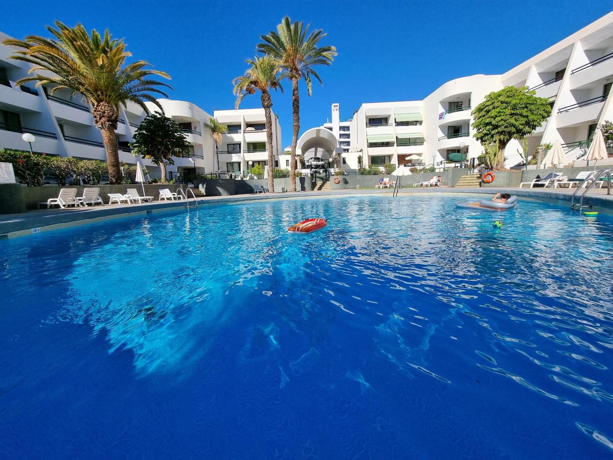Casa Palmera 2 Only 150 Meters To The Beach, Heated Pool, Wifi, Sat-tv, Terrace, Location, Washing Machine *
