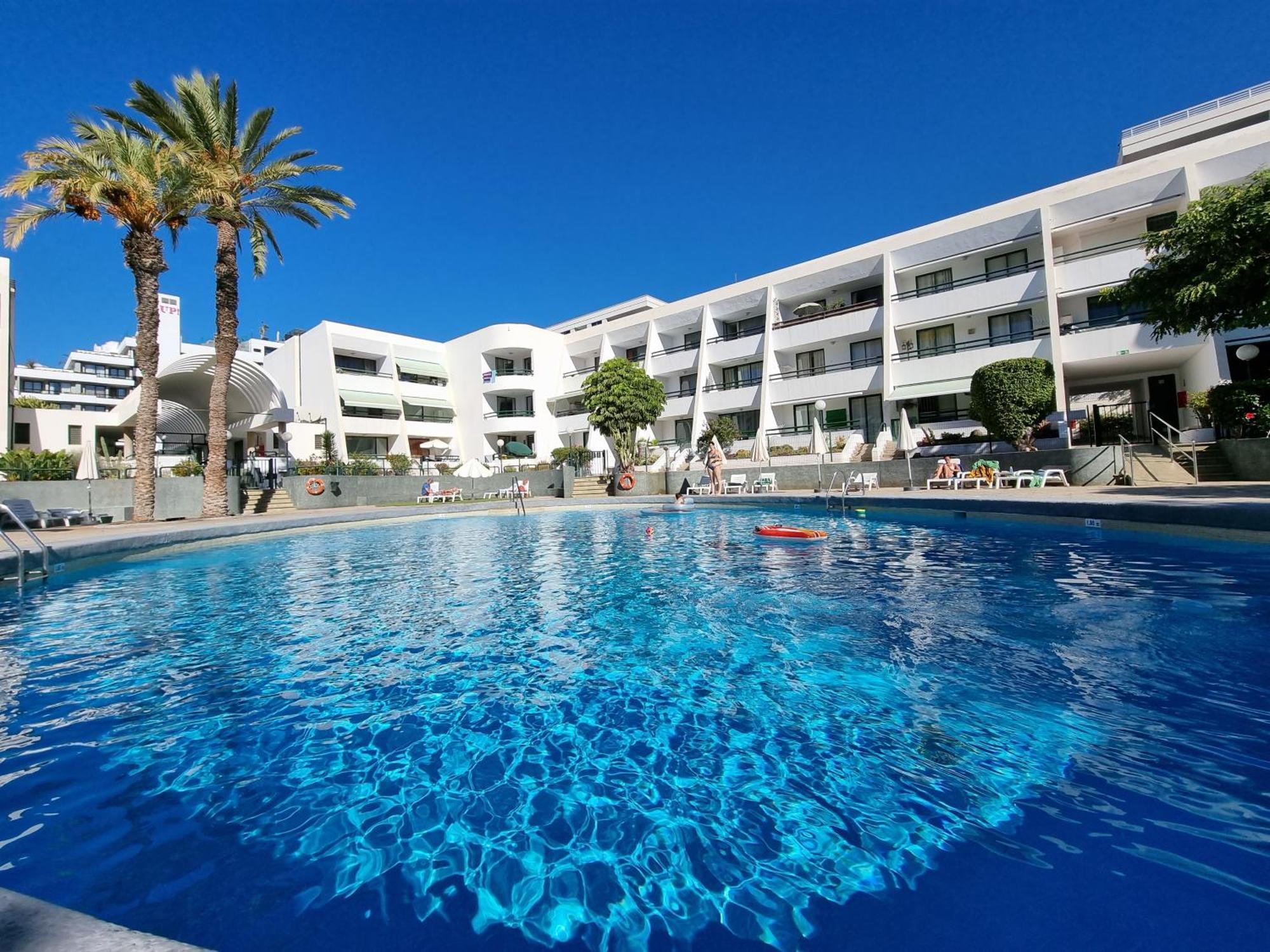 Casa Palmera 2 Only 150 Meters To The Beach, Heated Pool, Wifi, Sat-tv, Terrace, Location, Washing Machine * Playa de las Américas