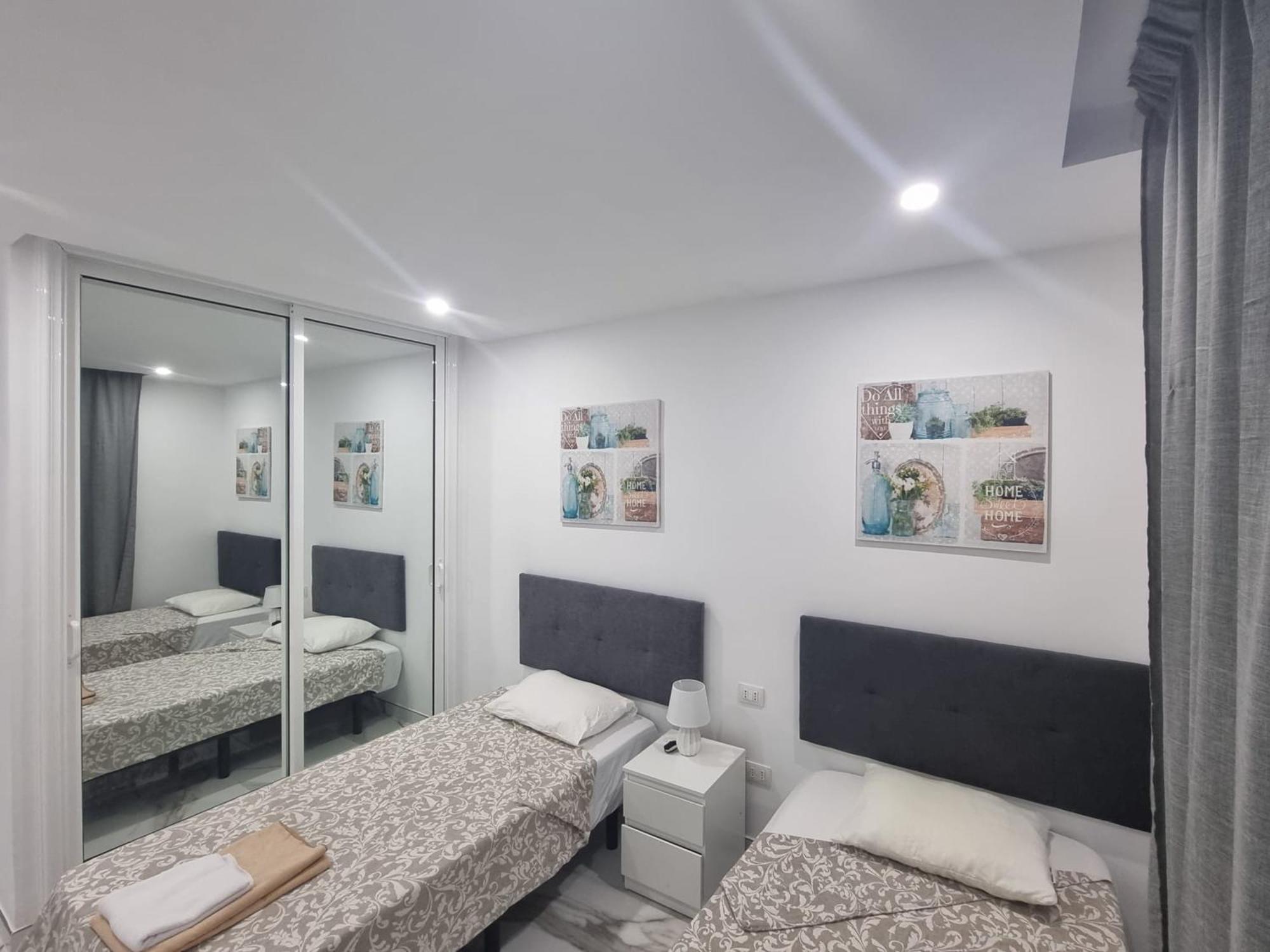 Casa Palmera 2 Only 150 Meters To The Beach, Heated Pool, Wifi, Sat-tv, Terrace, Location, Washing Machine Apartament Playa de las Americas (Tenerife)